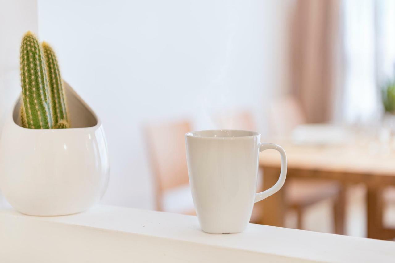 Maryflower Premium Apartments Пирея Екстериор снимка